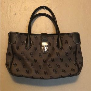 Dooney & Bourke hand bag